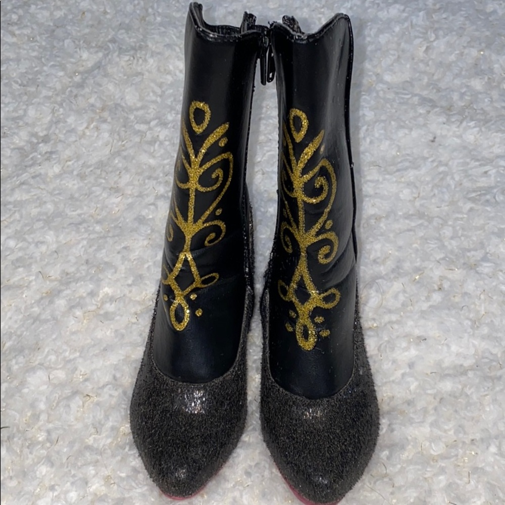 Ana frozen boots size 7/8 toddler